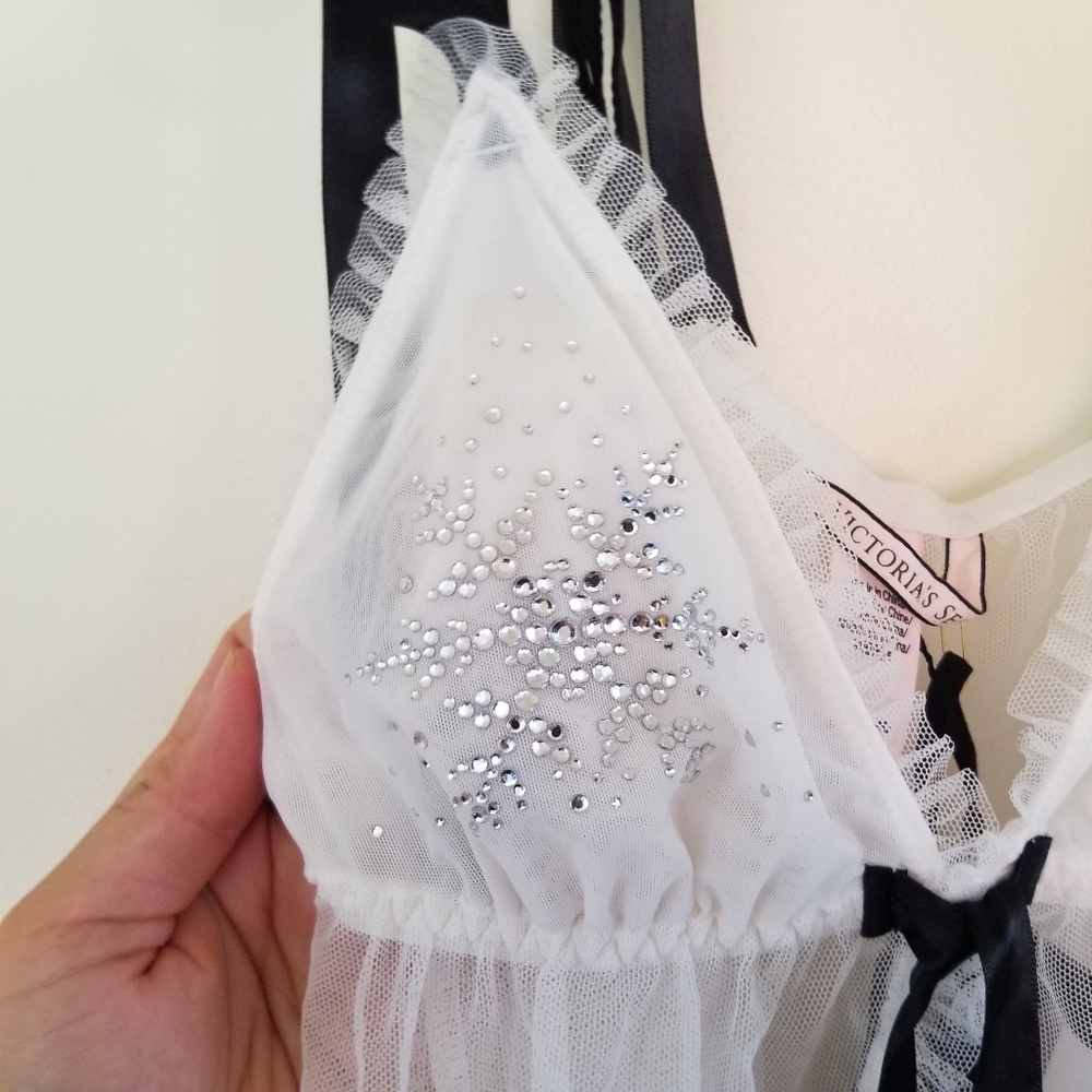 NWT Victoria Secret Lingerie Snowflake 2 Piece Thong Nightie Set Size XS - Picture 2 of 13
